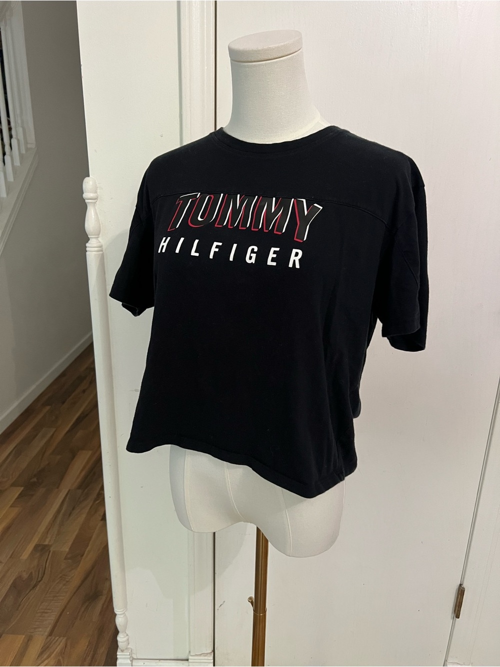 Tommy Hilfiger Black Logo Shorter Waist Length Tee / White & Red Accent, Mediu